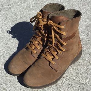 Chaco Leather Lace Up Ankle Boot 6.5